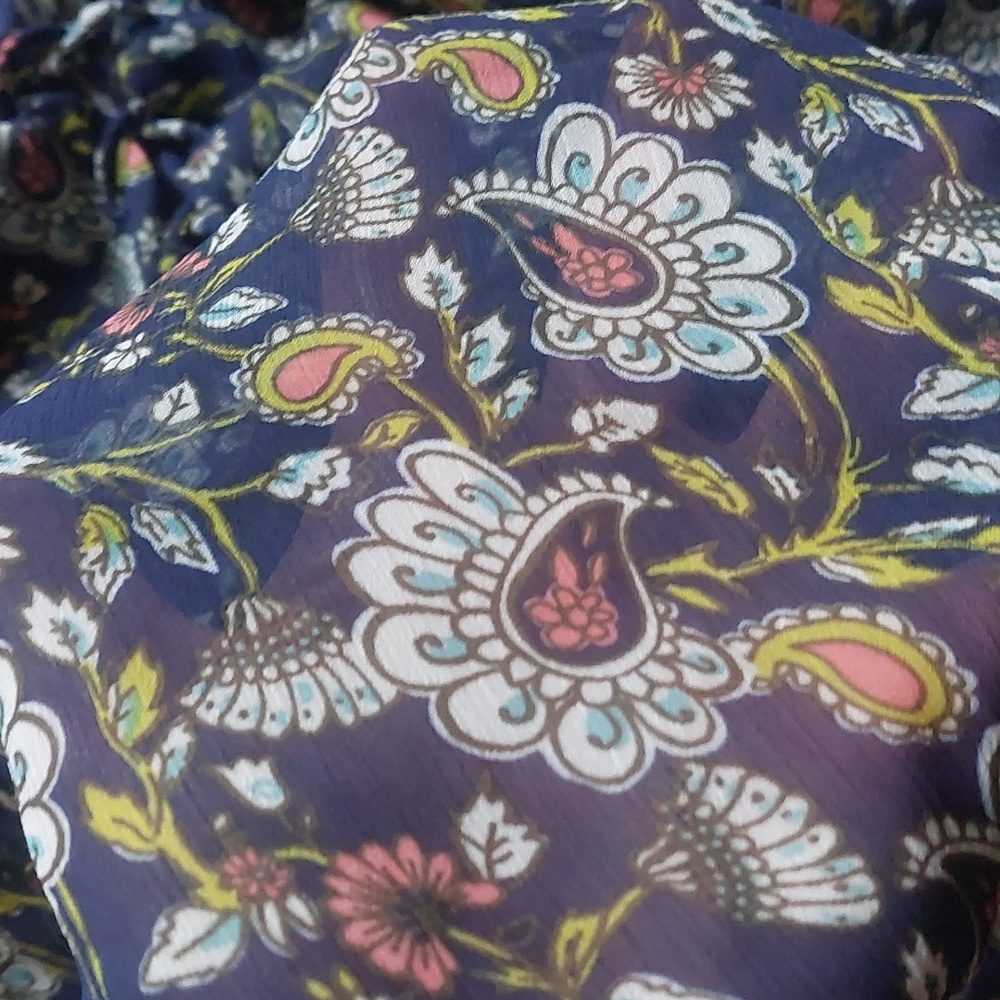 Old Navy blouse‎ - Picture 7 of 8